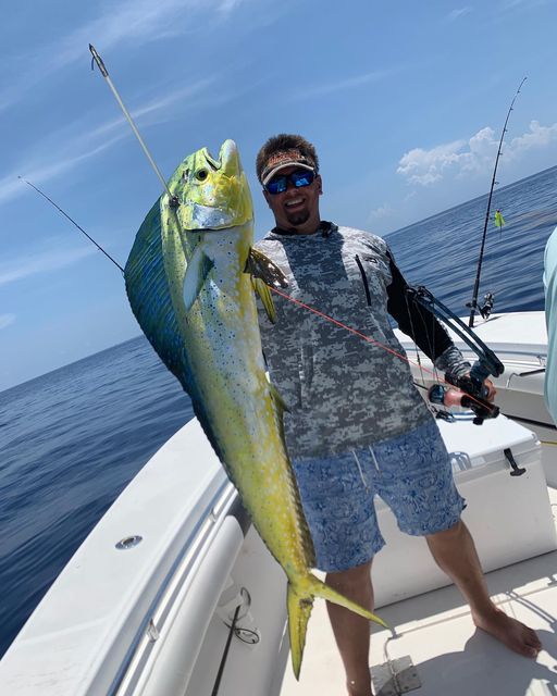 First Mahi on the bow  ———————————————————————
Visit our web...