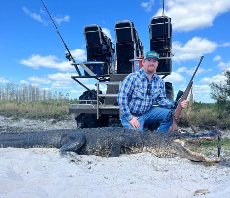 A huge bodied 8’ gator harvested today.