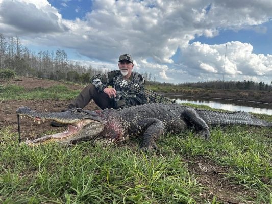 What an amazing hunt with Dave, Joe, Curt and Dan. 

Three 10 ft gators all harv...